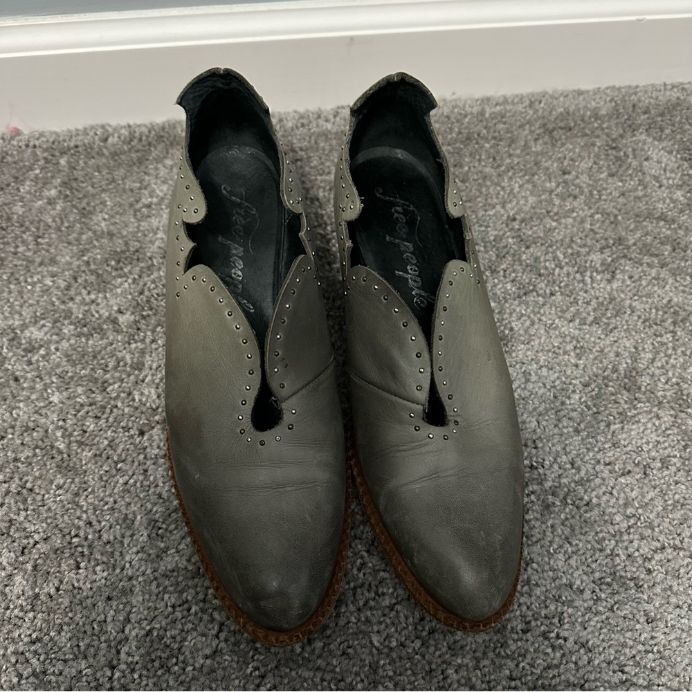 Free People Wild Wyoming Bootie Gray Leather Studded Western Boho Size 8 - Picture 4 of 8